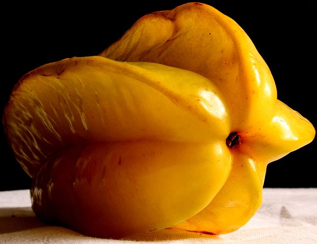 Cómo consumir la fruta carambola para reducir el colesterol alto 